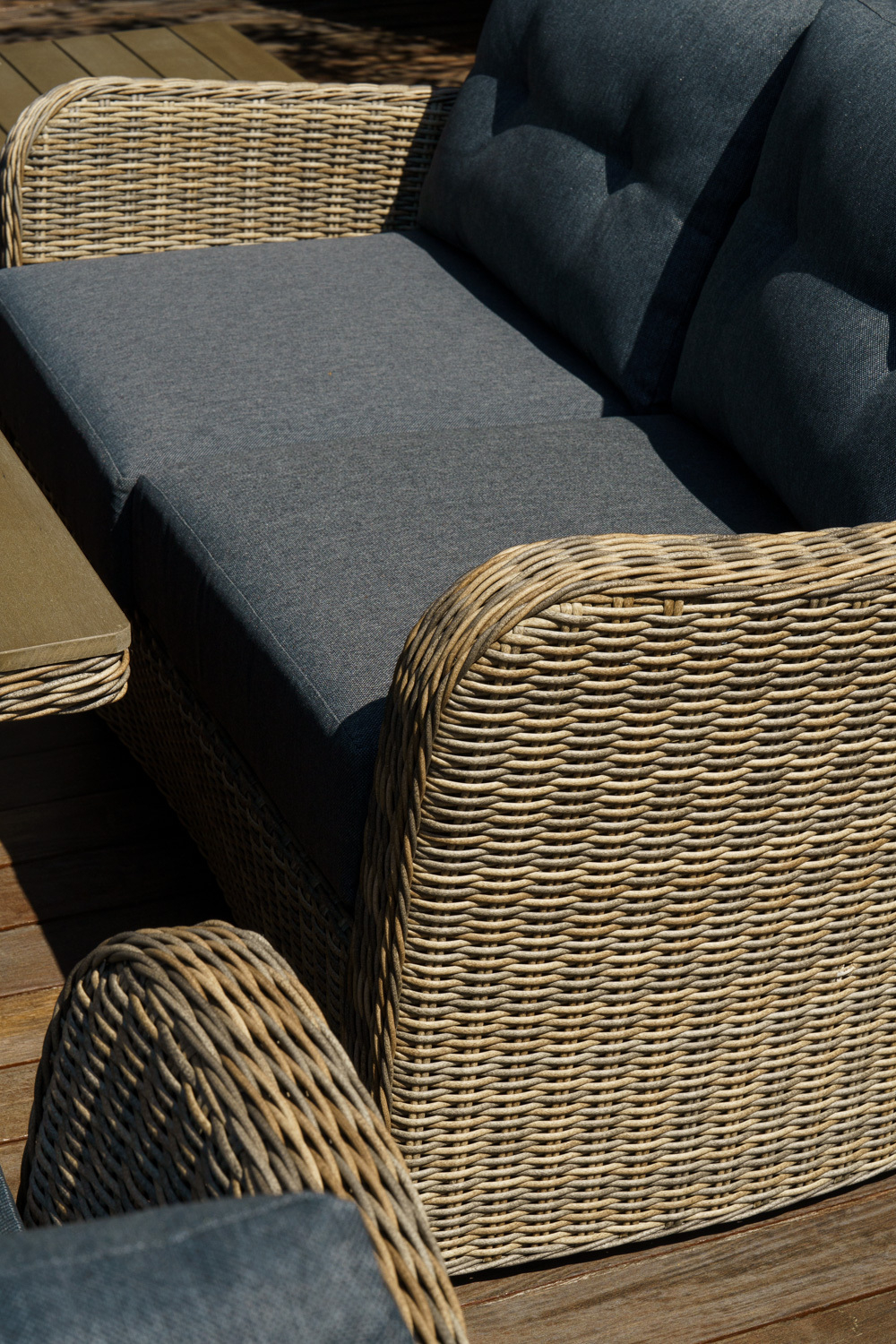 Набор из искусственного ротанга ВЕНЕЦИЯ: лаунж стол 180 + 2-х и 3-х местный диван + 2 кресла + кофейный столик (цвет: коричневый)