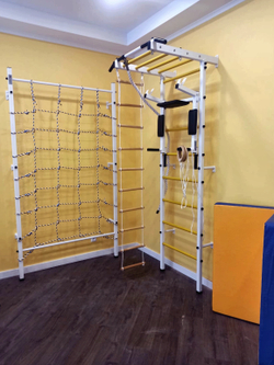 Монтаж шведской стенки Sv Sport с канатным лазом в бетонные, кирпичные стены