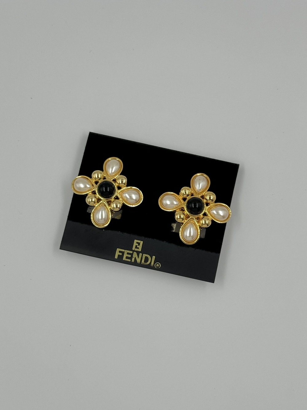 Клипсы Fendi