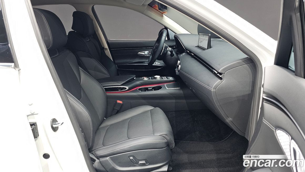 Genesis GV70 2.5T Бензин 2WD (05.2022)