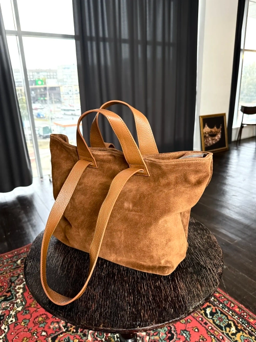 Женская сумка-шоппер из натуральной замши и кожи цвета whisky