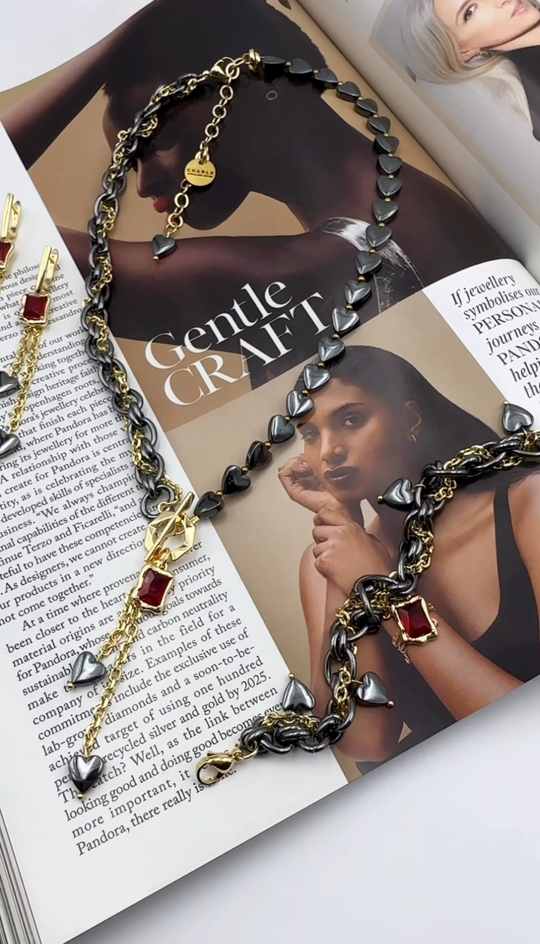 Колье "Амора" из гематита с красным цирконом, оттенок золото