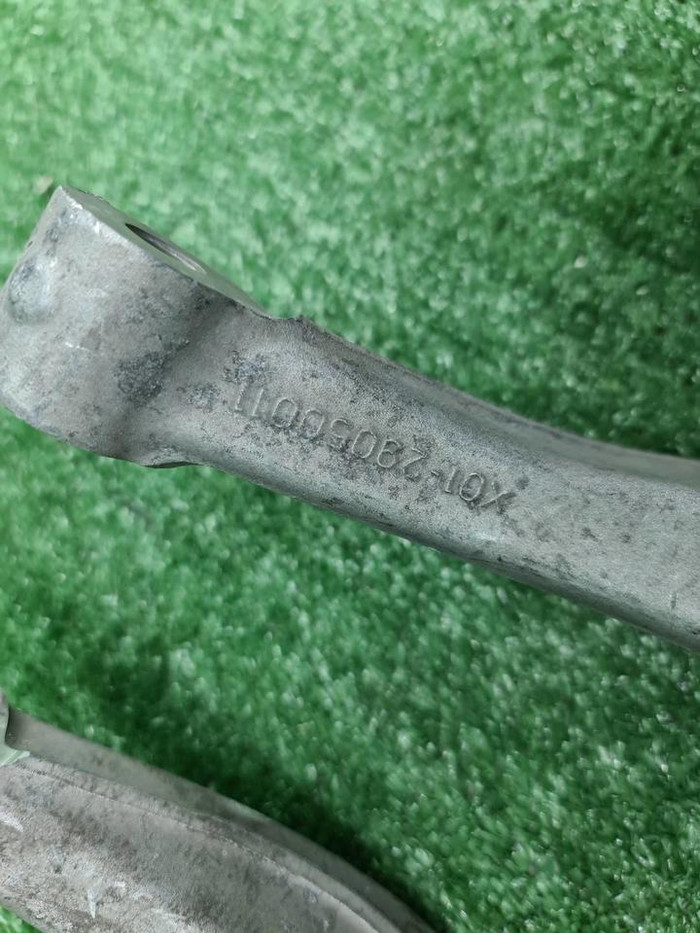 Стойка пневматическая левая Lixiang L9 (2022-н.в.)