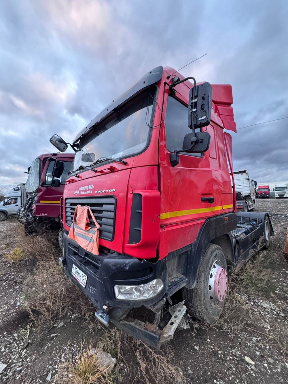 МАЗ 5440 4x2 Седельный тягач 544028-570-031 (Дизельный, 11,6 л, 423 л.с., МТ)