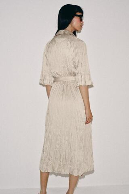 ZARA ПЛАТЬЕ ПЛИССИРОВАННОЕ С ПОЯСОМ — ZW COLLECTION, КАВА