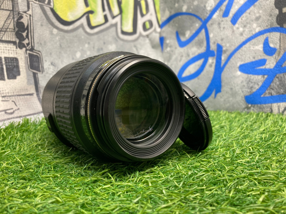 Canon EF 100mm 2.8 Macro USM