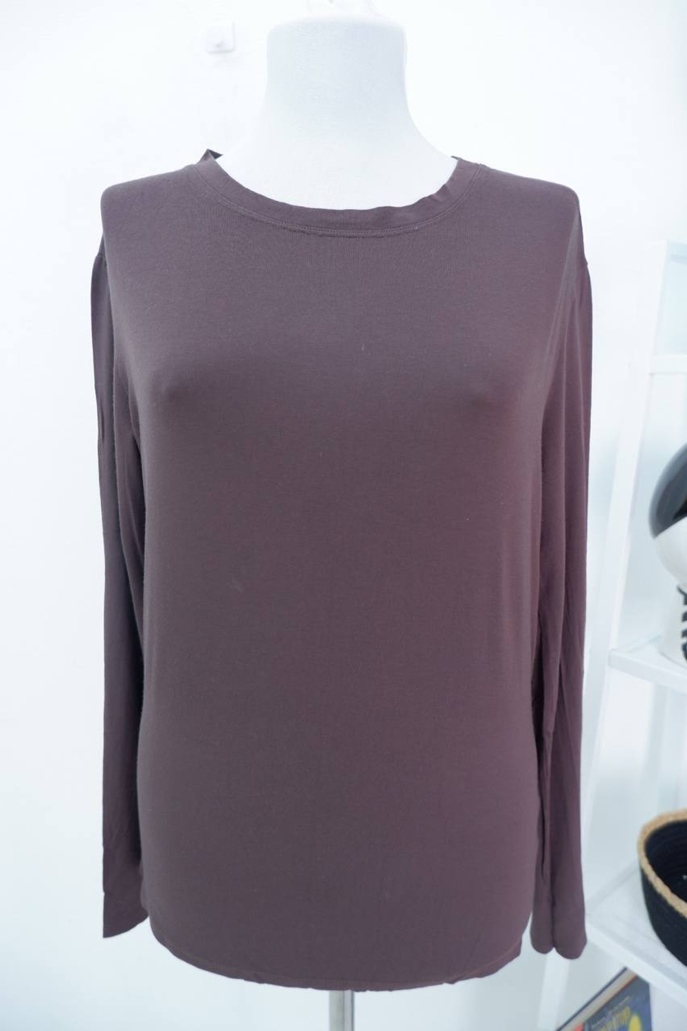 Футболка Vassa&Co лаконичная 44/46 размер