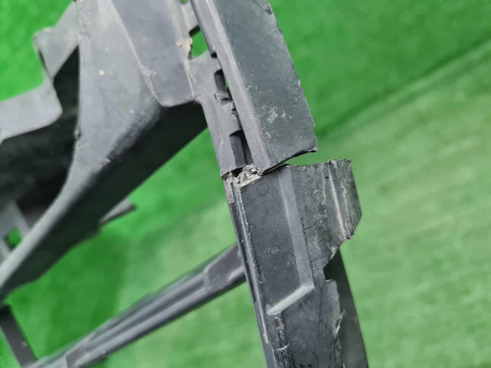 Решетка перед. бампера Porsche Cayenne 958 (14-18)