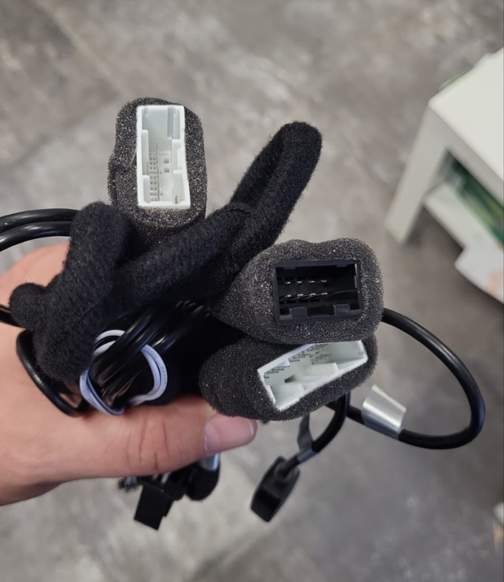 Мультимедиа блок для Lexus LX600 и LX500d 2022+ - Radiola RDL-LEX-H на Android 10, 8Гб+128Гб, CarPlay, 4G SIM-слот