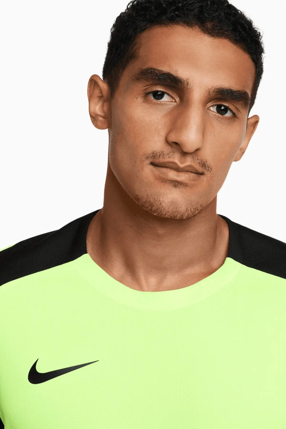 Футболка Nike Dri-FIT Strike - зеленый