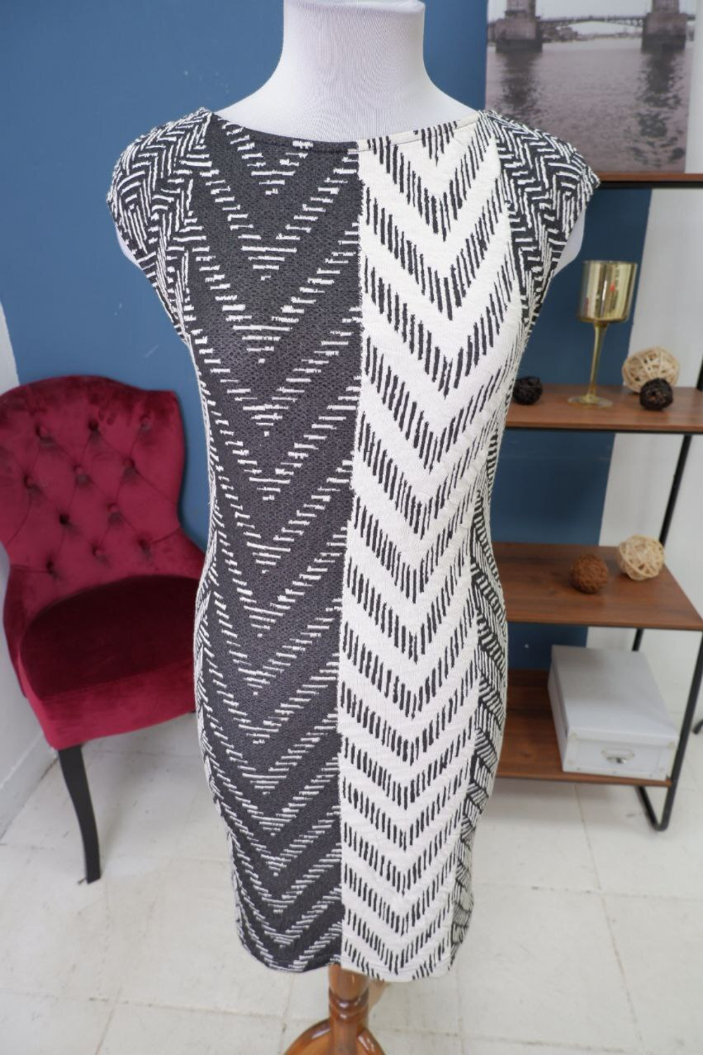 Платье Bodyflirt стильное 42/44 размер