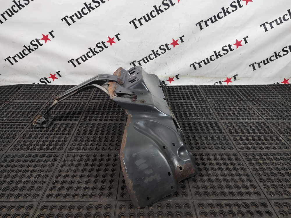 Подкрылок передний левый