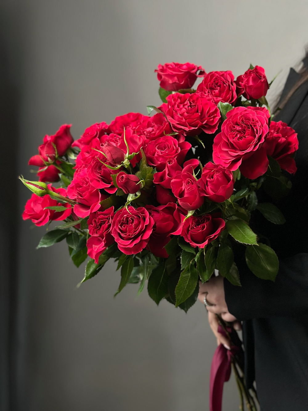 Кустовые розы сорт «BELLA LOVE» (Эквадор, премиум)