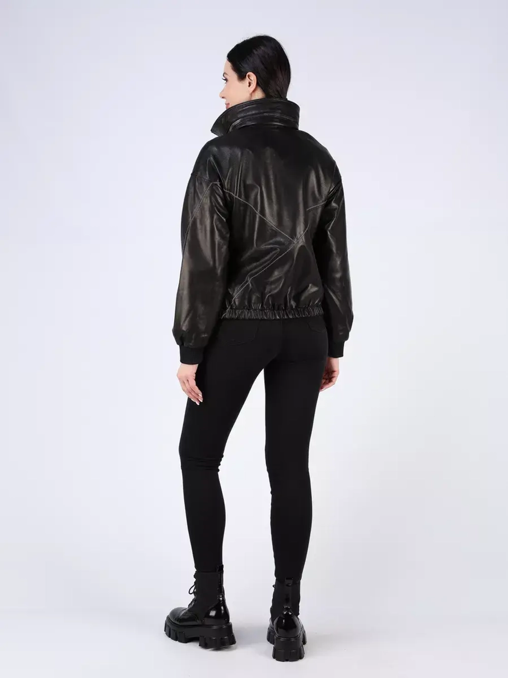 Кожаная куртка демисезонная с капюшоном