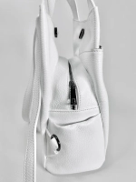 Женская сумка-рюкзак из натуральной кожи белого цвета