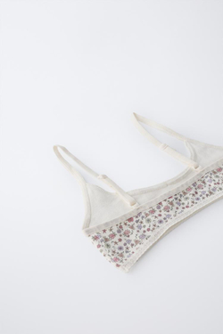 ZARA НАБОР ИЗ ТРЕХ ТОПОВ В ЦВЕТОЧЕК, РОЗОВЫЙ