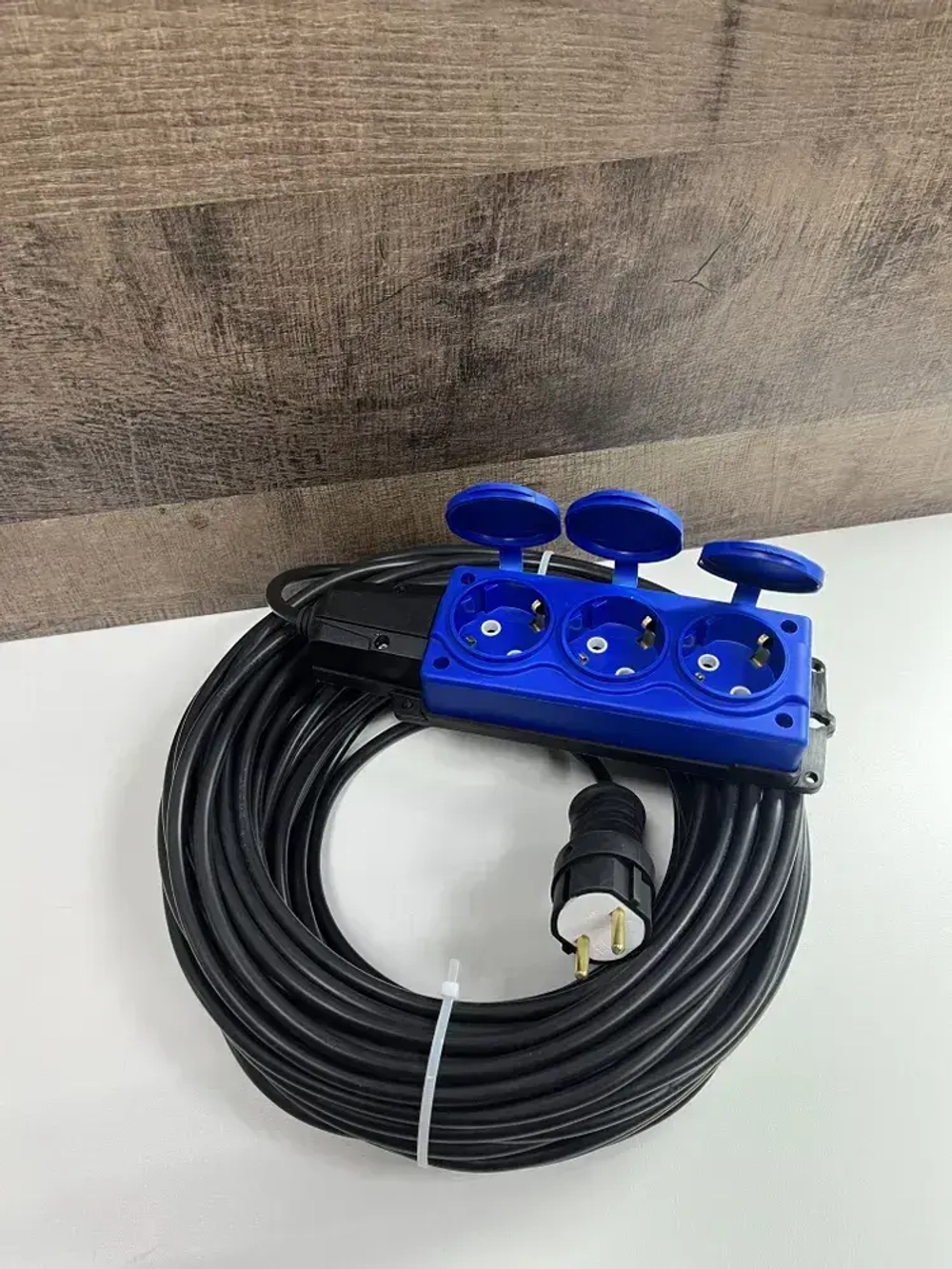 Удлинитель на буте ПВС 2х2,5 30 м/каучуковый вилка и 3х колодка цвет синий