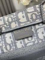 Женская сумка Dior Book Tote серого цвета
