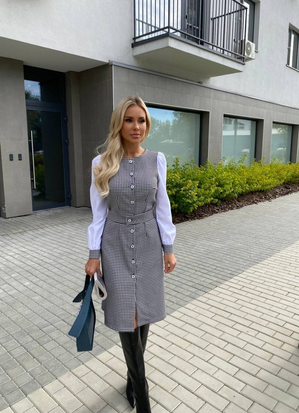 Платье-футляр гусиная лапка из костюмной вискозы