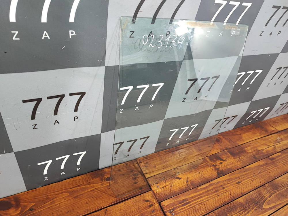 Стекло двери задней левой Suzuki Grand Vitara 1 98-05 Б/У Оригинал 8454665D00