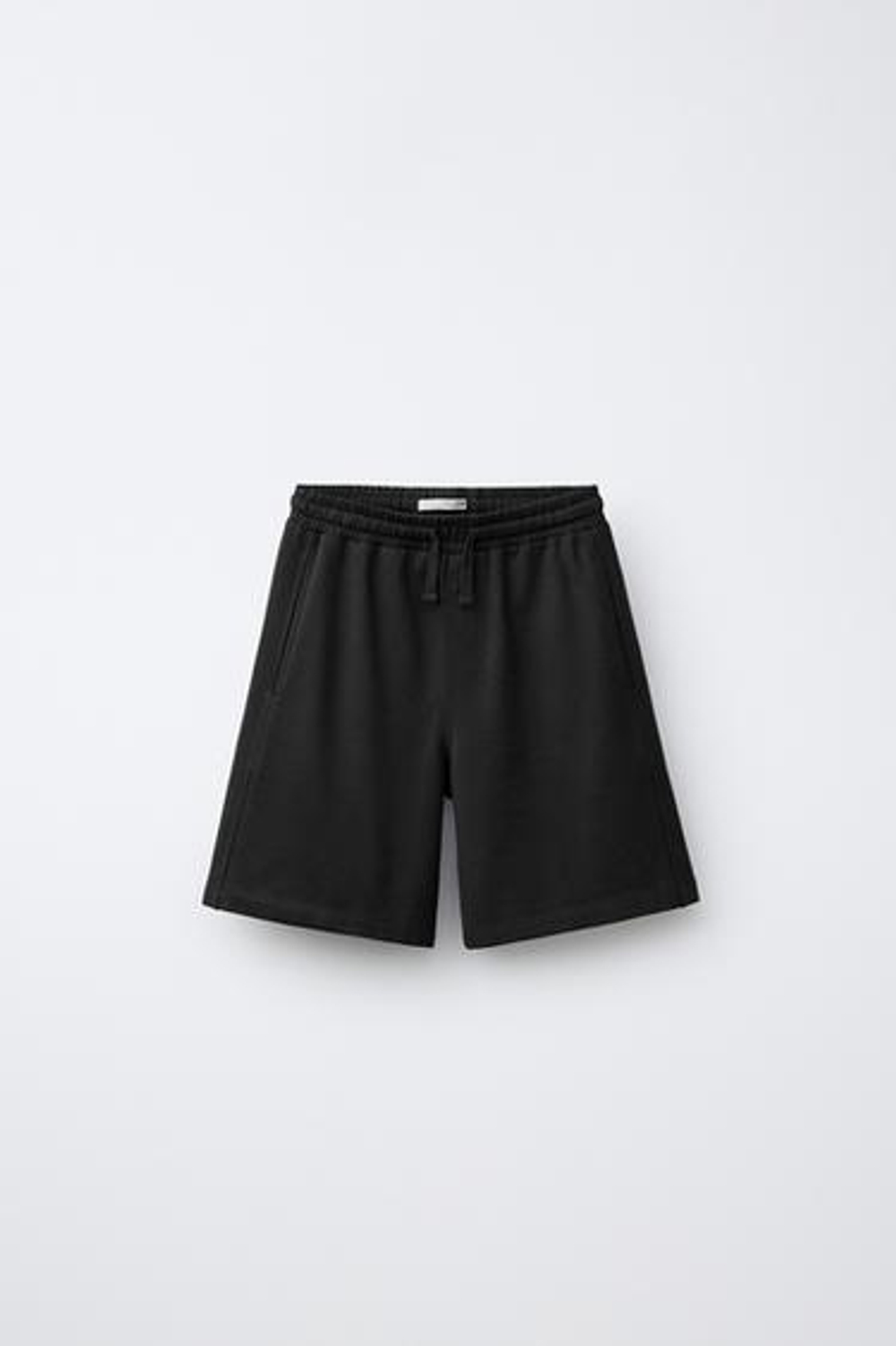 ZARA КОМПЛЕКТ ИЗ ФУТБОЛКИ И ШОРТОВ, ЧЕРНЫЙ