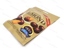 Миндаль в молочном шоколаде Almond Choco Ball Lotte в пачке, 70 гр.