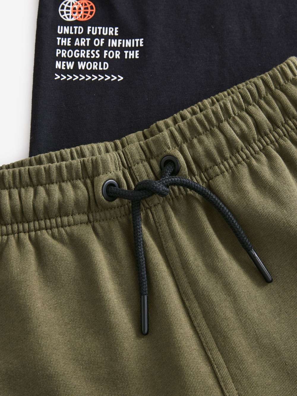 Футболка и брюки карго в комплекте для мальчика Next B84-555, Черный, Хаки