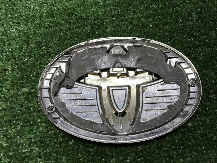 Эмблема крышки багажника Toyota LC Prado 150 13-17