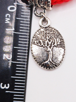 Красная нить от сглаза. Древо жизни