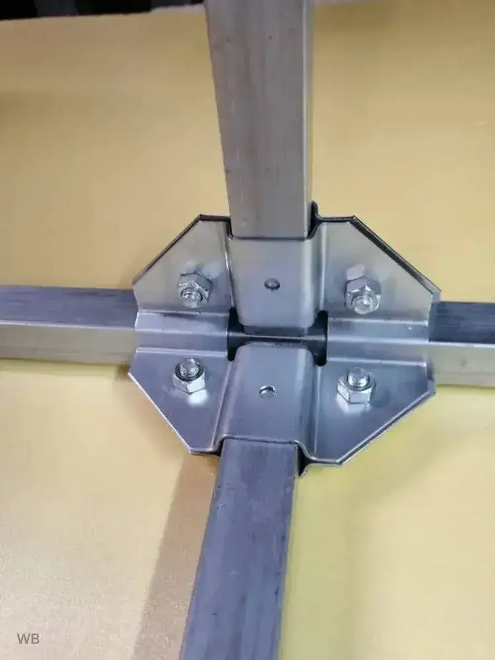 Крепеж теплиц угловой внутренний 20х20мм 4х-сторонний, подходит для теплицы и стеллажа, 8 пар- толщина металла 1.2мм