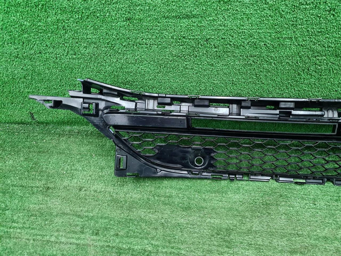 Решетка перед. бампера Mercedes S W223 20-нв AMG