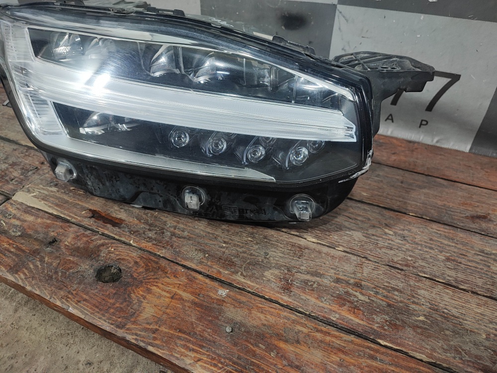 Фара правая Adaptive LED Volvo Xc90 2 14-нв Б/У Оригинал 31655715