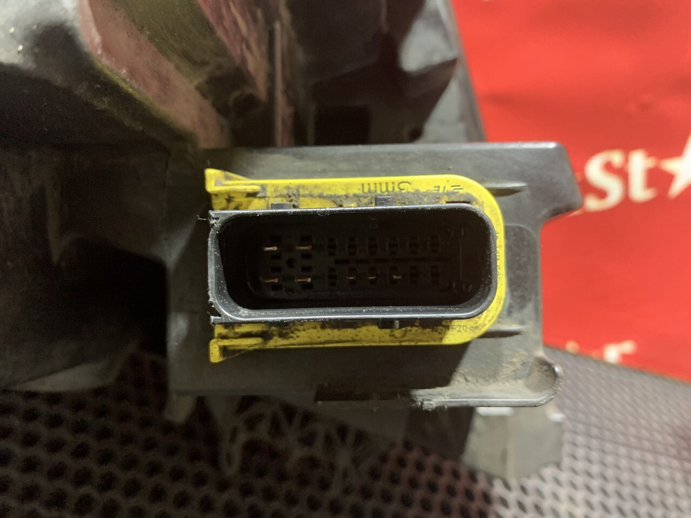 Фара правая Halogen + LED