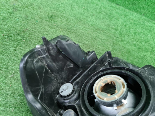 Битая Фара левая Suzuki Vitara 2 (2014-2019) галоген