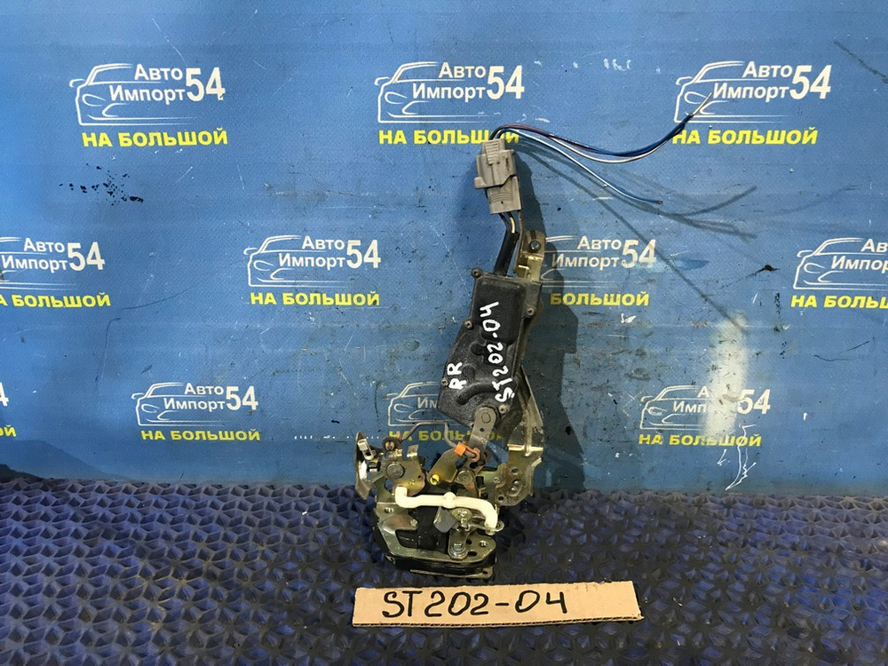 Замок двери задней правой TOYOTA CARINA ED 1994