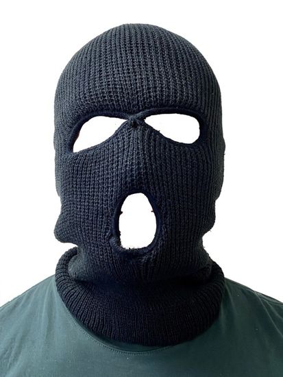 [Н] Ед3. Бал-ва вязаная 3 отверстия (чёрная)