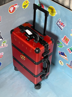 Дорожный чемодан Gucci