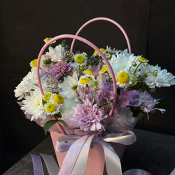 Сумочка с разноцветной хризантемой