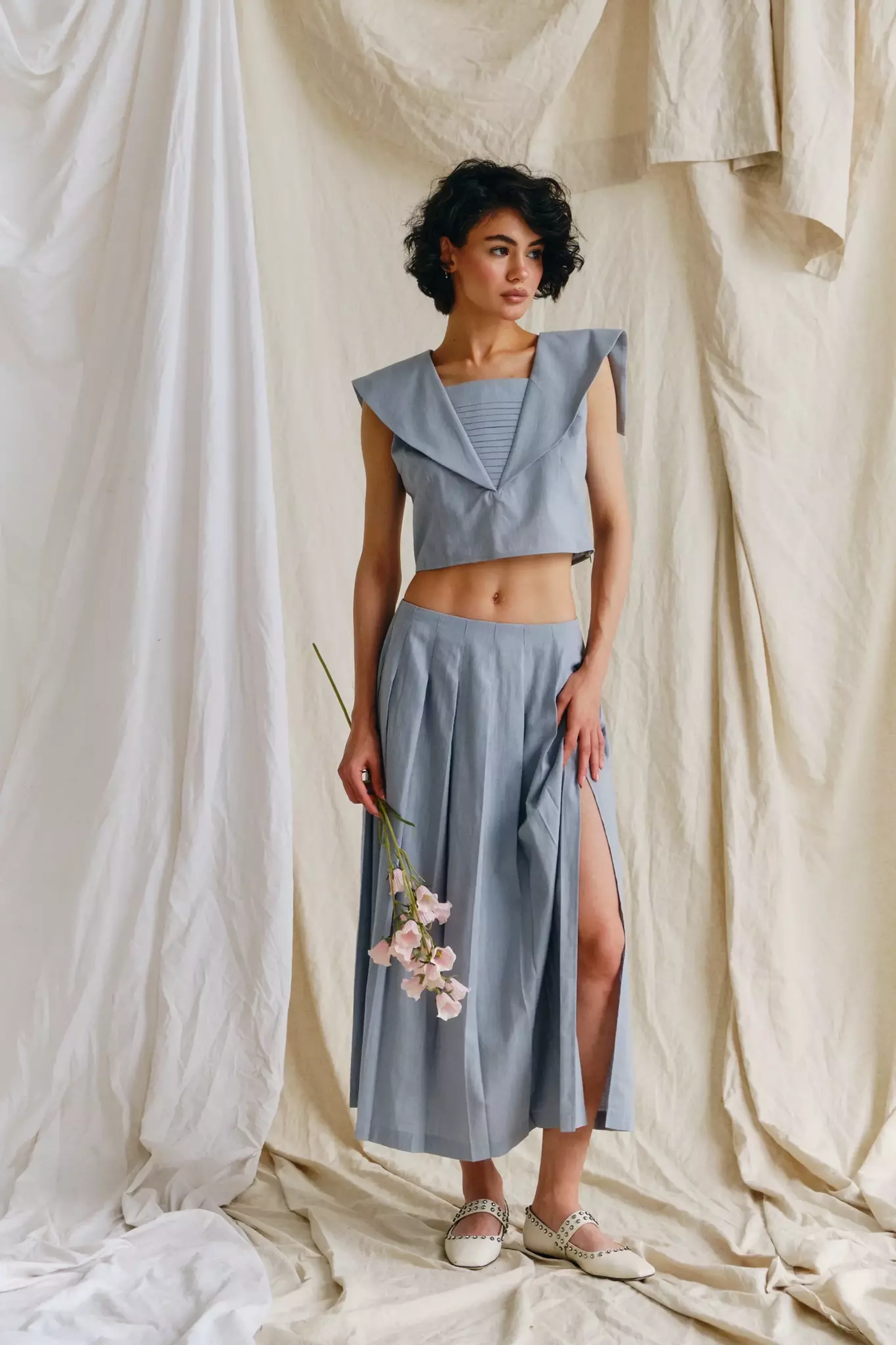 Юбка миди с разрезом голубая