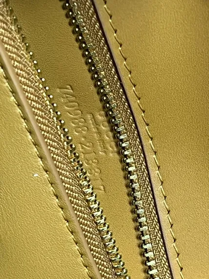 Кожаная сумка через плечо Gucci коричневый