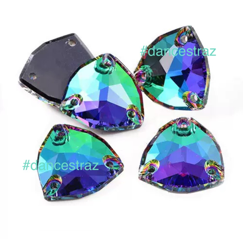 Стразы пришивные, Fat Triangle, Heliotrope, 001HE, 16mm, (18 ea/pkg), 5A+best, (F2)