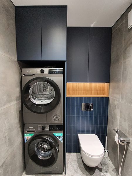 Мебель в санузел в темно-синем цвете