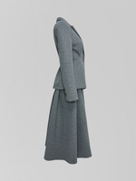 Костюм AS`Kins 245 однотонный утепленный из приталенного пиджака и юбки