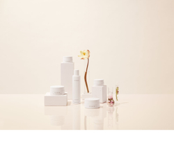 Yuzen High Potency Day Eye Cream - питательный крем для глаз, который подтягивает кожу /   15  ml  / GTIN 8032836267823