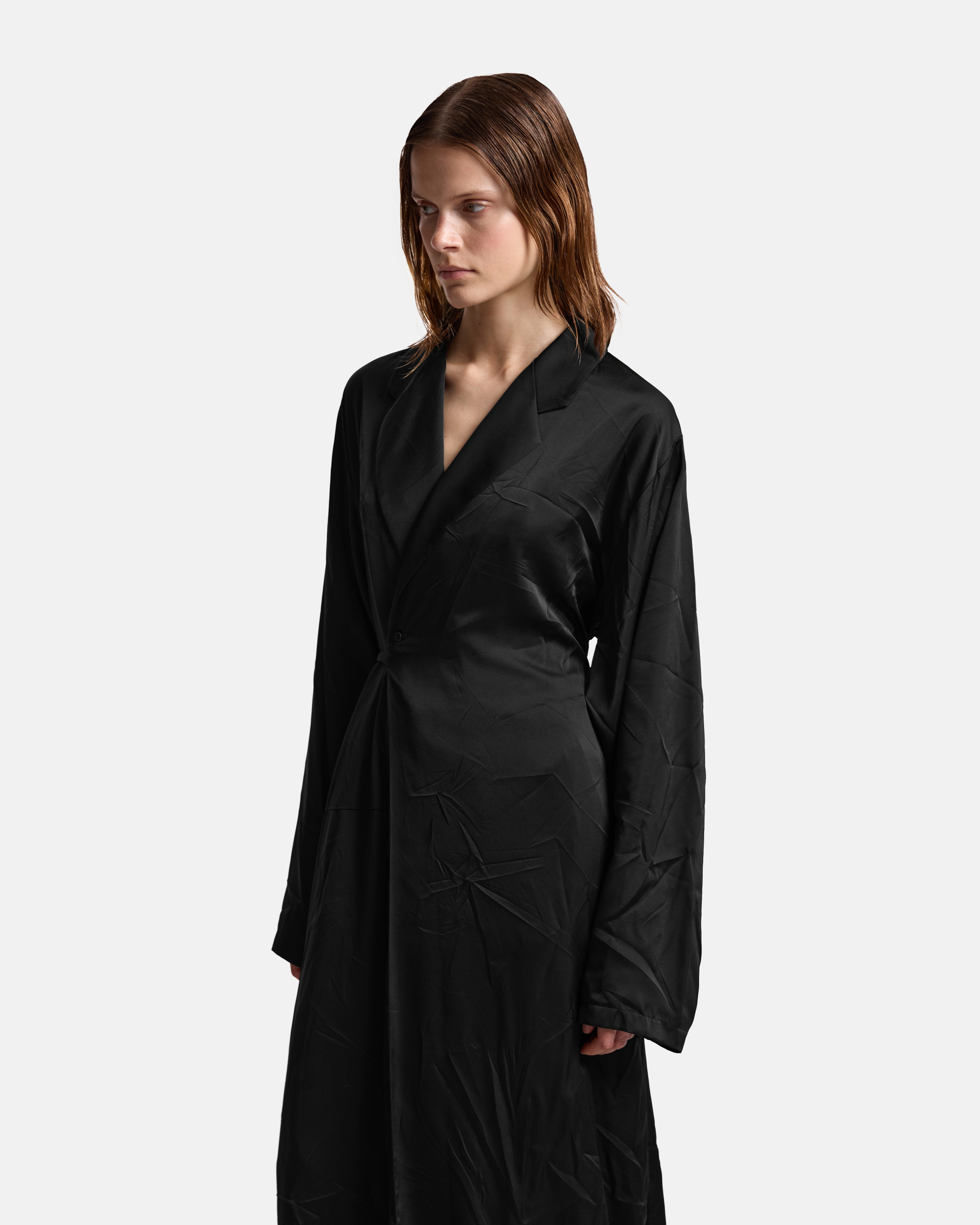 ТРЕНЧ-ХАЛАТ С ЗАМЯТОСТЯМИ ИЗ САТИНА