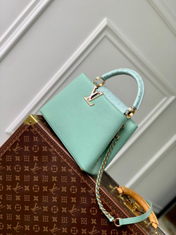 Louis Vuitton Capucines BB