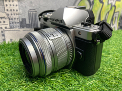 Olympus OM-D E-M10 Mark II + 14-42mm (6300 кадров)