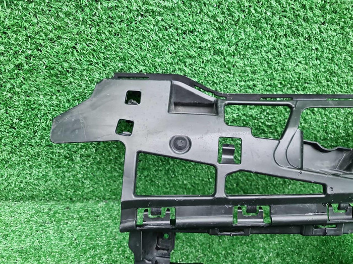 Кронштейн переднего бампера LH BMW 5er G30 (17-20)