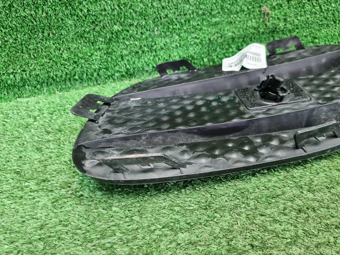 Решетка бампера левая Mercedes E W213 (16-21) AMG