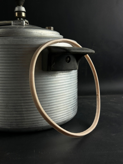 Резинка для старой советской скороварки на крышку пароварок розовый